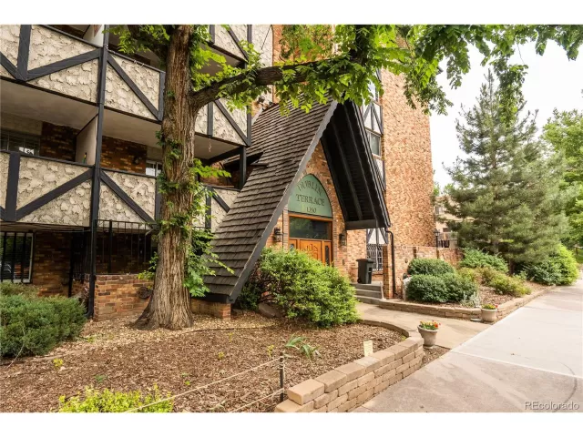 MLS: 6647379 Condo For Sale