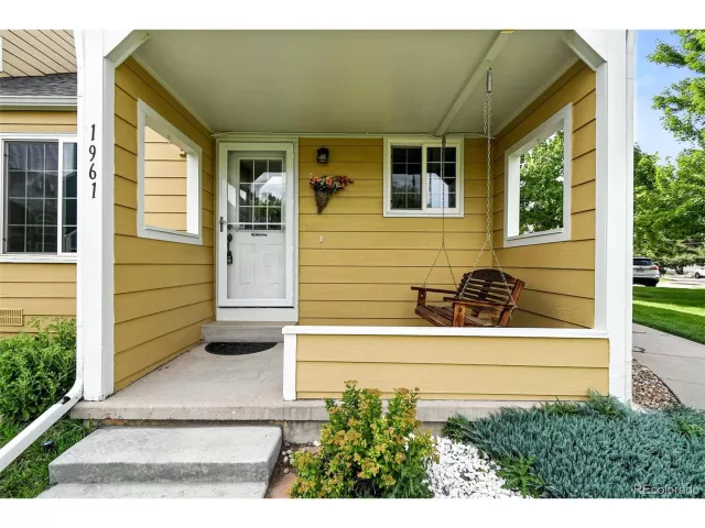 MLS: 6658872 Condo For Sale