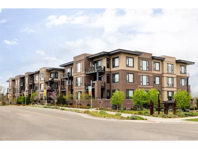 MLS: 6663110 Condo For Sale