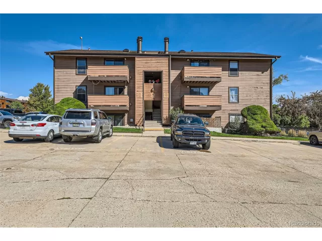 MLS: 6665730 Condo For Sale