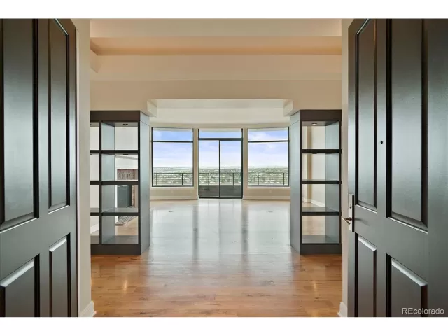 MLS: 6668863 Condo For Sale