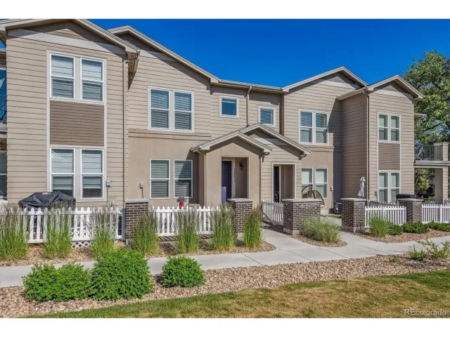 MLS: 6672153 Condo For Sale
