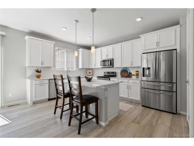 MLS: 6675931 Condo For Sale