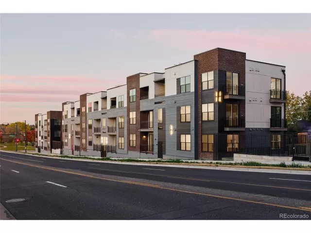 MLS: 6676431 Condo For Sale