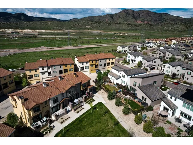 MLS: 6678306 Condo For Sale