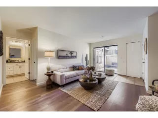 Photo #3: 6679330 Listing