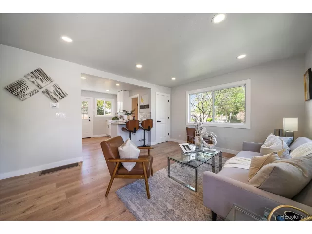 MLS: 6682138 Condo For Sale