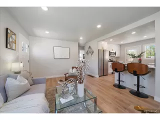 Photo #3: 6682138 Listing