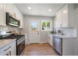 Photo #6: 6682138 Listing