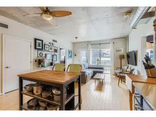 Photo #6: 6684750 Listing