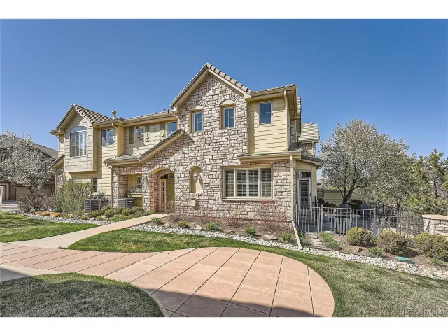 MLS: 6686446 Condo For Sale