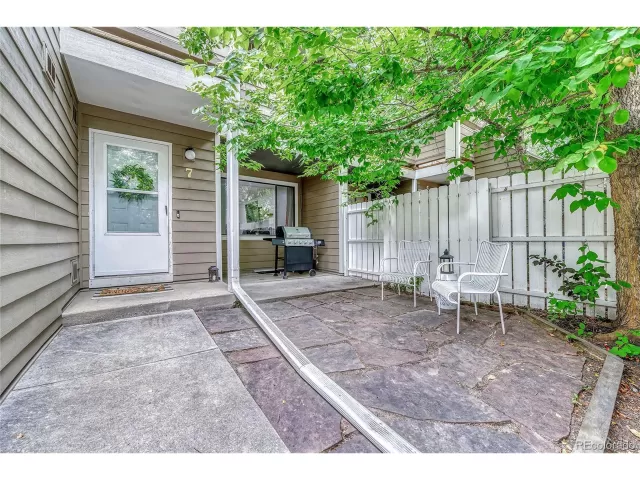 MLS: 6689402 Condo For Sale