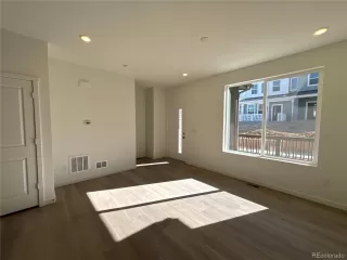 Photo #2: 6691450 Listing