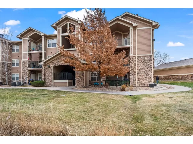 MLS: 6696110 Condo For Sale