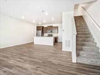 Photo #2: 6697285 Listing