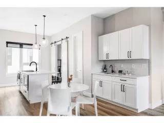 Photo #5: 6699643 Listing