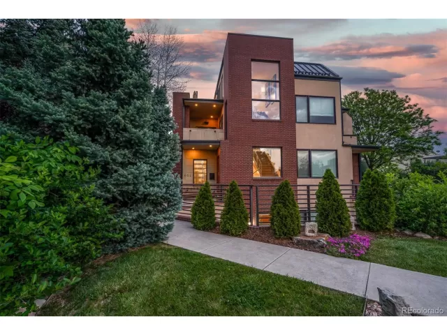 MLS: 6705824 Condo For Sale