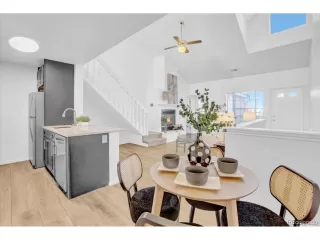 Photo #5: 6706429 Listing