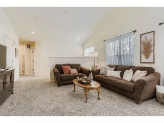 Photo #2: 6706787 Listing