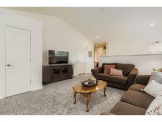 Photo #3: 6706787 Listing