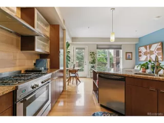 Photo #6: 6710387 Listing