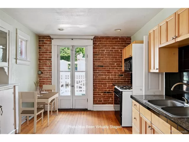 MLS: 6717285 Condo For Sale