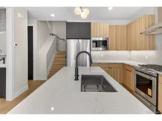 Photo #5: 6719668 Listing