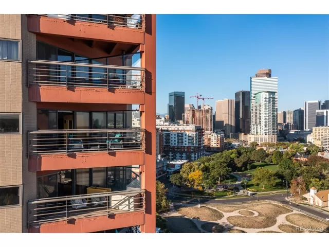 MLS: 6720334 Condo For Sale