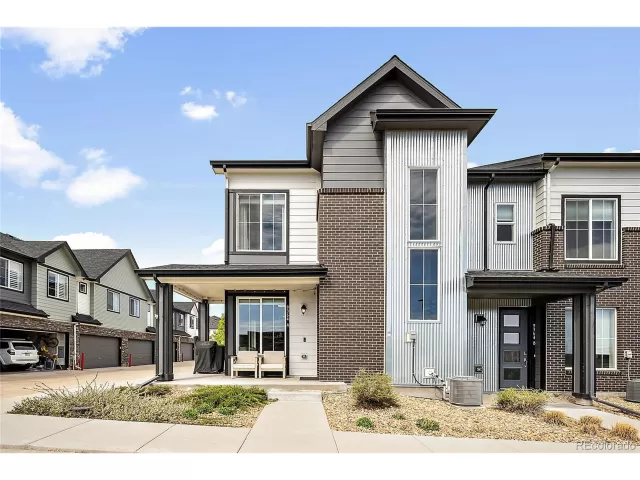 MLS: 6724211 Condo For Sale