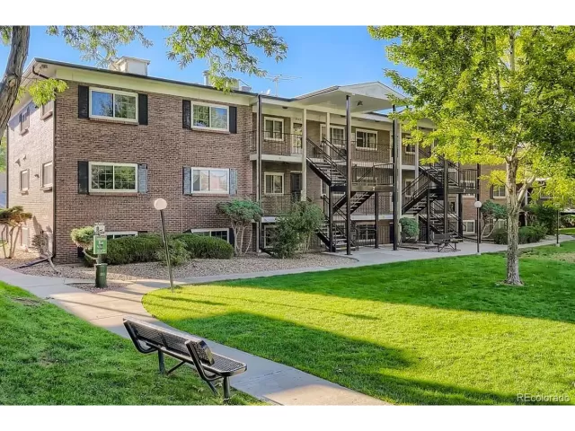 MLS: 6724794 Condo For Sale