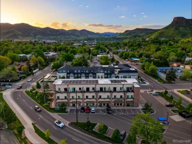 MLS: 6726260 Condo For Sale