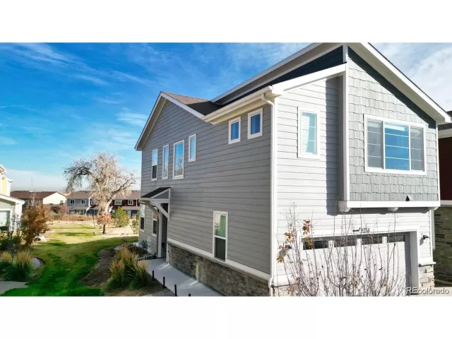 MLS: 6736981 Condo For Sale