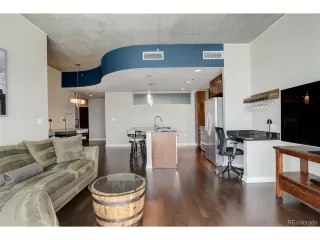 Photo #4: 6737177 Listing