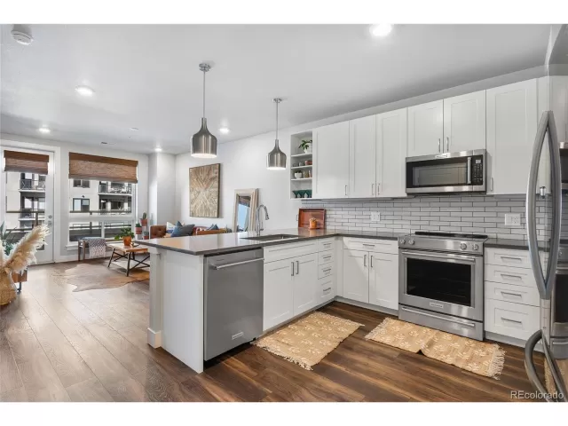 MLS: 6738018 Condo For Sale