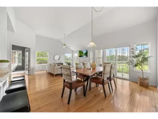 Photo #6: 6739429 Listing