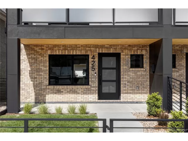 MLS: 6742163 Condo For Sale