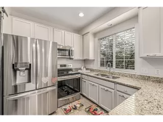 Photo #5: 6747185 Listing