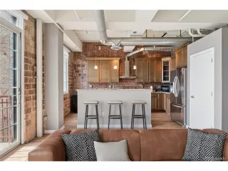 Photo #3: 6749169 Listing 