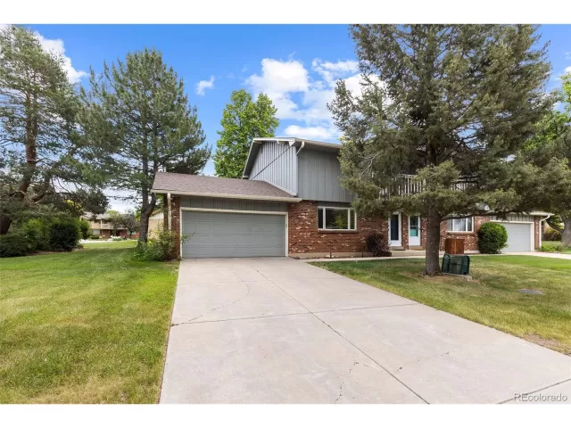 MLS: 6751332 Condo For Sale