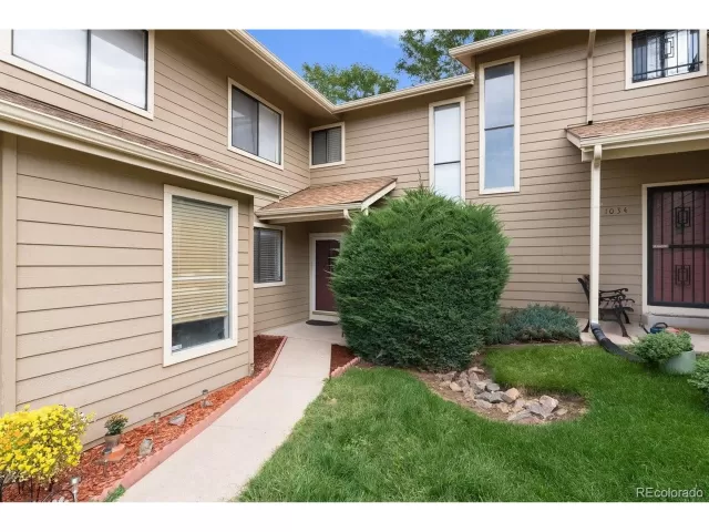 MLS: 6757327 Condo For Sale