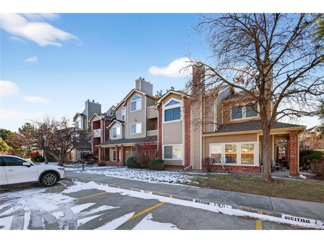 MLS: 6757373 Condo For Sale