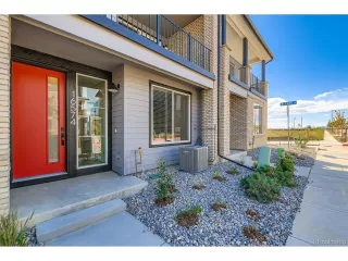 Photo #2: 6758392 Listing