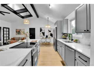Photo #5: 6759618 Listing 