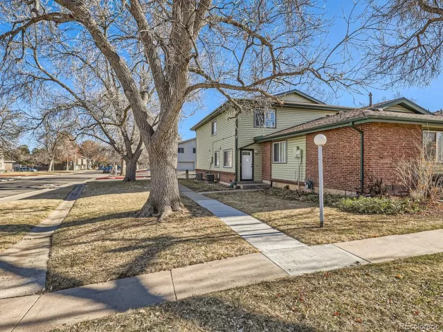 MLS: 6760976 Condo For Sale