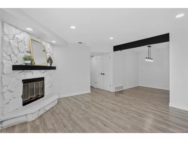 MLS: 6761245 Condo For Sale