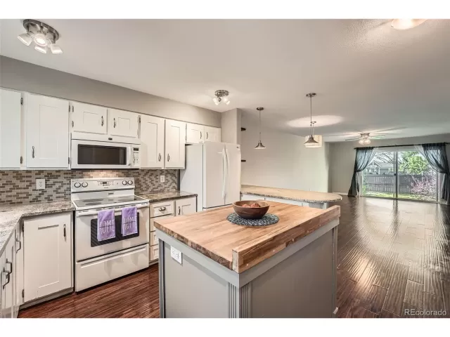 MLS: 6763220 Condo For Sale