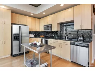 Photo #5: 6767229 Listing