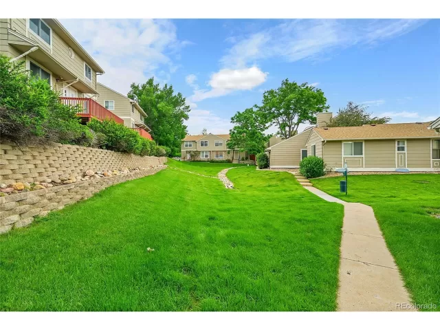 MLS: 6769630 Condo For Sale