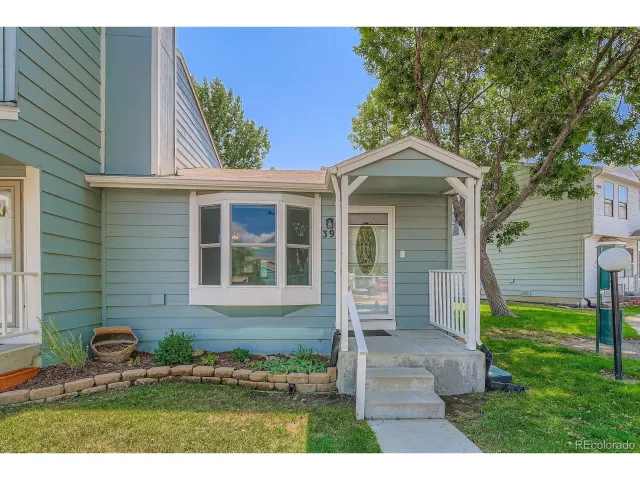 MLS: 6772821 Condo For Sale