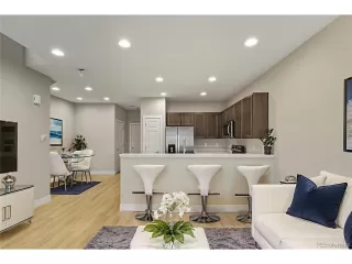 Photo #2: 6774066 Listing 